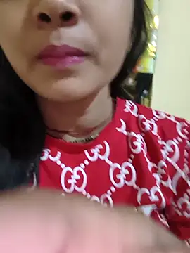 RAYI Queen 2 online show from December 4, 2025, 3:21 pm