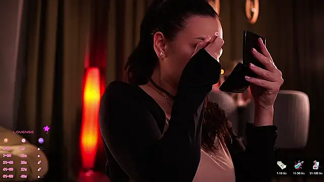 Snapshot of MaryHols chatting on December 3, 2025, 5:11 pm MaryHols online show from December 3, 2025, 5:11 pm