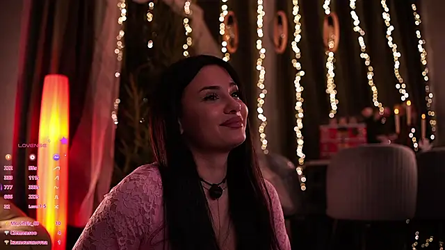 Snapshot of MaryHols chatting on December 14, 2025, 5:40 pm MaryHols online show from December 14, 2025, 5:40 pm