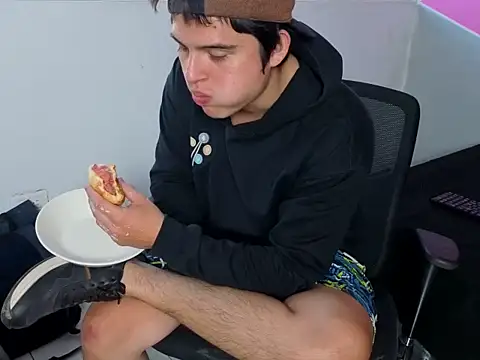 invincible200 online show from November 7, 2025, 1:55 pm