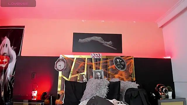 Snapshot of ScarletTorres chatting on October 22, 2025, 6:51 pm ScarletTorres online show from October 22, 2025, 6:51 pm