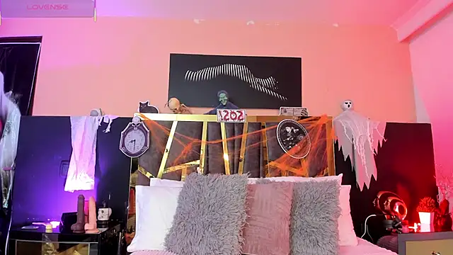 Snapshot of ScarletTorres chatting on October 30, 2025, 6:30 pm ScarletTorres online show from October 30, 2025, 6:30 pm