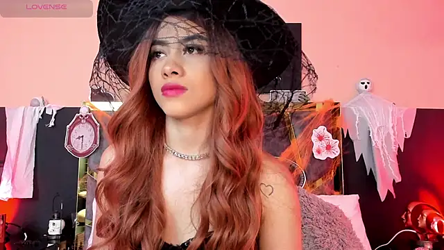 Snapshot of ScarletTorres chatting on October 31, 2025, 7:15 pm ScarletTorres online show from October 31, 2025, 7:15 pm