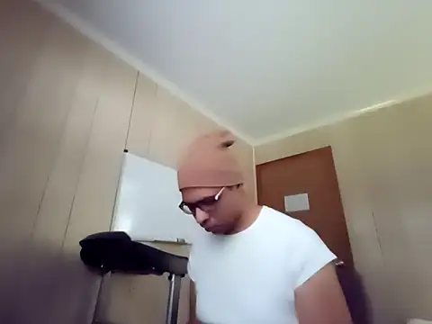 Snapshot of NaturalBeautyQueen chatting on September 30, 2025, 1:38 pm NaturalBeautyQueen online show from September 30, 2025, 1:38 pm