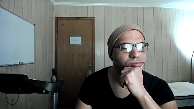 Snapshot of NaturalBeautyQueen chatting on October 9, 2025, 12:58 pm NaturalBeautyQueen online show from October 9, 2025, 12:58 pm