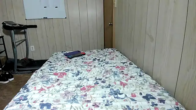 NaturalBeautyQueen online show from December 15, 2025, 10:30 am