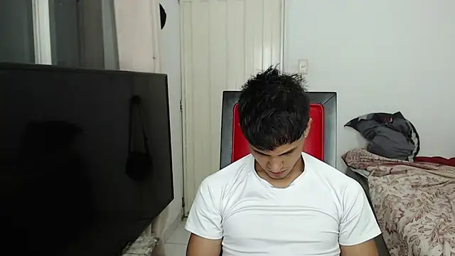 Snapshot of Alex_mojica chatting on November 4, 2025, 5:17 am Alex mojica online show from November 4, 2025, 5:17 am