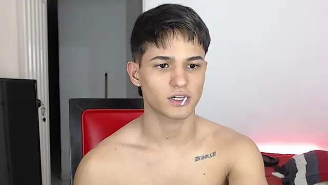 Snapshot of Alex_mojica chatting on November 9, 2025, 5:17 am Alex mojica online show from November 9, 2025, 5:17 am