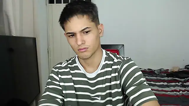 Snapshot of Alex_mojica chatting on November 22, 2025, 6:56 am Alex mojica online show from November 22, 2025, 6:56 am