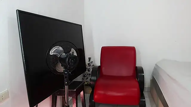 Snapshot of Alex_mojica chatting on December 3, 2025, 6:10 am Alex mojica online show from December 3, 2025, 6:10 am