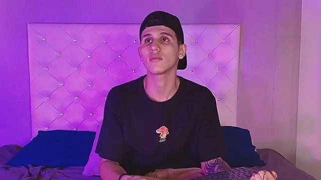 Snapshot of _realwav chatting on October 28, 2025, 6:50 am realwav online show from October 28, 2025, 6:50 am