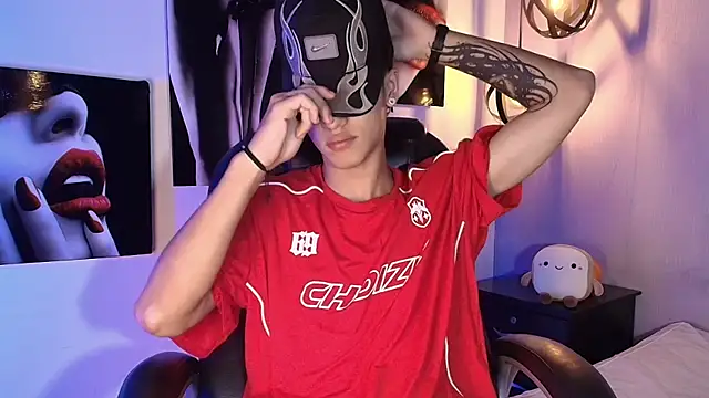 Snapshot of _realwav chatting on November 2, 2025, 5:54 am realwav online show from November 2, 2025, 5:54 am