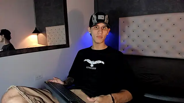 Snapshot of _realwav chatting on November 10, 2025, 10:20 pm realwav online show from November 10, 2025, 10:20 pm