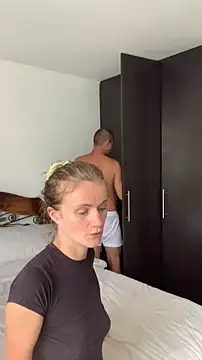 Snapshot of andyzuzka chatting on December 1, 2025, 3:39 pm andyzuzka online show from December 1, 2025, 3:39 pm