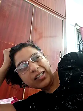 thanusi 2 online show from November 22, 2025, 1:04 am