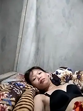 LinhNa999 online show from November 2, 2025, 1:19 am