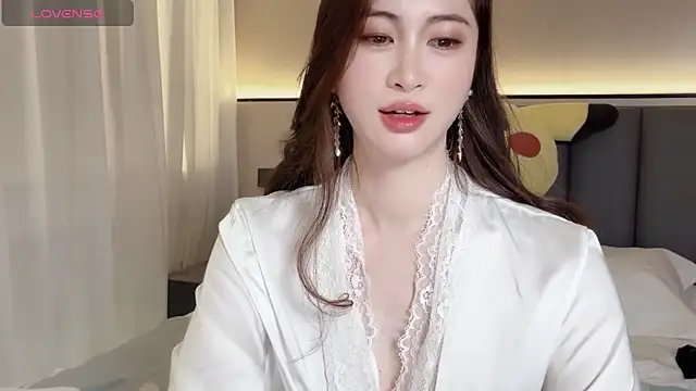 wuyueaini online show from November 4, 2025, 4:55 am