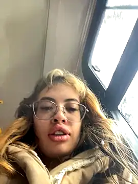 Snapshot of Isabela_Colins chatting on November 7, 2025, 5:02 pm Isabela Colins online show from November 7, 2025, 5:02 pm