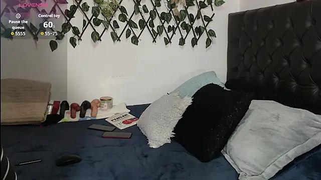 Snapshot of valeria_benett chatting on November 14, 2025, 7:12 pm valeria benett online show from November 14, 2025, 7:12 pm