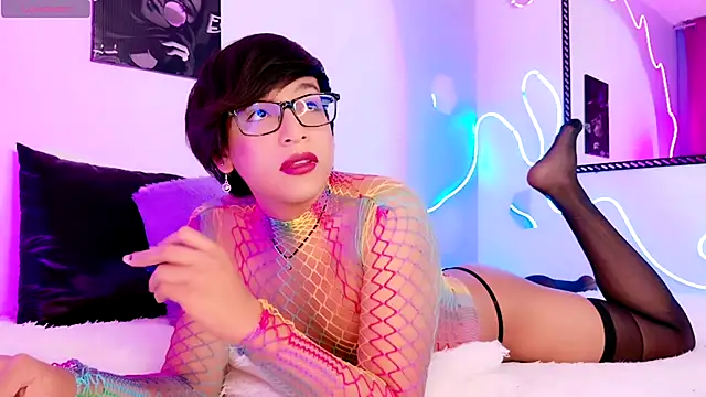 Dannyhot  online show from December 1, 2025, 8:47 pm