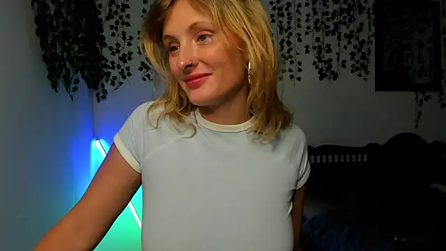 Snapshot of Ariana_Spring chatting on October 26, 2025, 3:40 pm Ariana Spring online show from October 26, 2025, 3:40 pm