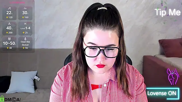 Snapshot of Tara_Torres chatting on September 18, 2025, 2:19 pm Tara Torres online show from September 18, 2025, 2:19 pm