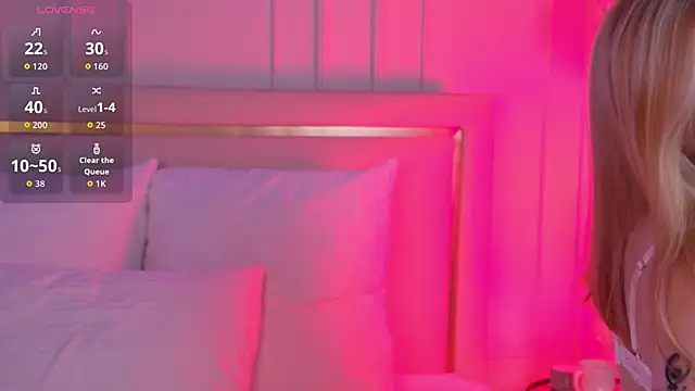 VelvetHell online show from October 5, 2025, 3:38 am