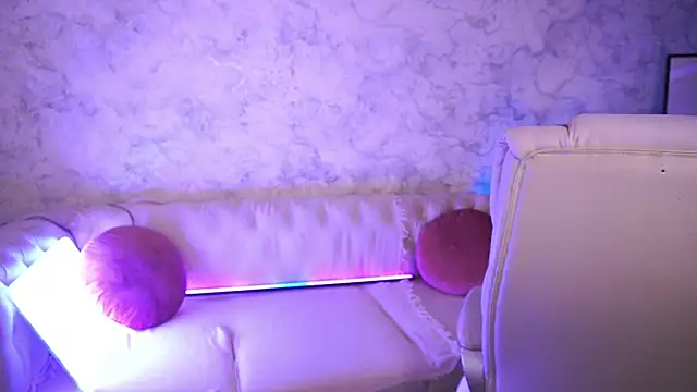 Snapshot of CurlyCandyXX chatting on October 24, 2025, 2:02 pm CurlyCandyXX online show from October 24, 2025, 2:02 pm