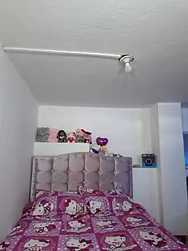 Wendy-13 online show from September 17, 2025, 6:53 pm