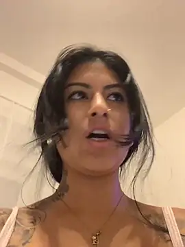 Snapshot of mrskarmaa chatting on December 3, 2025, 5:00 pm mrskarmaa online show from December 3, 2025, 5:00 pm