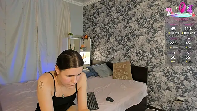Snapshot of Laila_Blarr chatting on October 22, 2025, 11:10 am Laila Blarr online show from October 22, 2025, 11:10 am