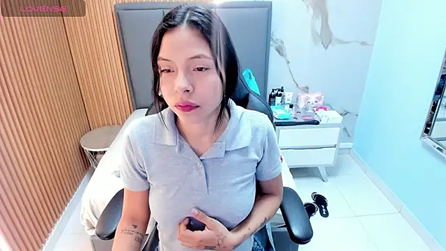 Isisleroy1 online show from October 17, 2025, 2:37 am