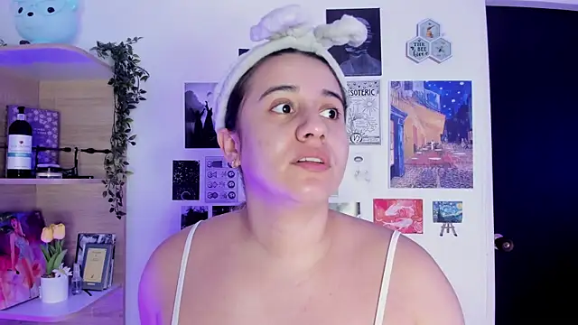 Snapshot of Lana_Herondale chatting on October 5, 2025, 9:02 pm Lana Herondale online show from October 5, 2025, 9:02 pm