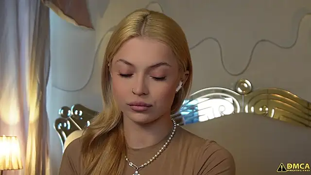 kellypeachcake online show from October 24, 2025, 5:37 am