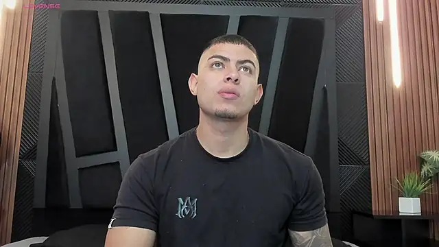 Snapshot of marco_garciia_ chatting on September 28, 2025, 2:11 pm marco garciia online show from September 28, 2025, 2:11 pm