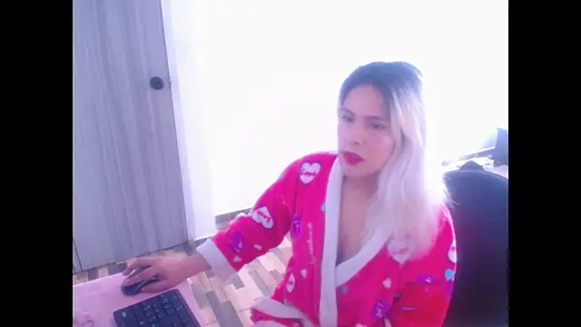 Snapshot of mystica_25 chatting on November 13, 2025, 5:01 pm mystica 25 online show from November 13, 2025, 5:01 pm