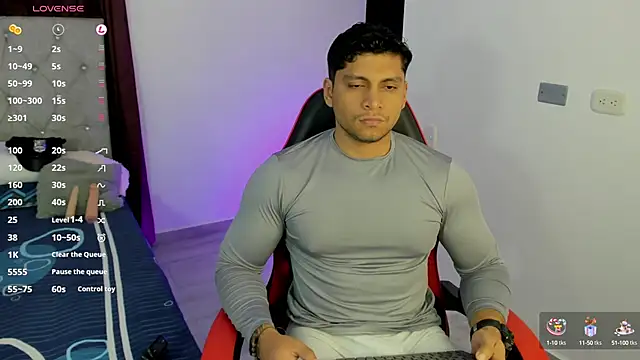 Nicolasmontoya16 online show from October 15, 2025, 12:22 am