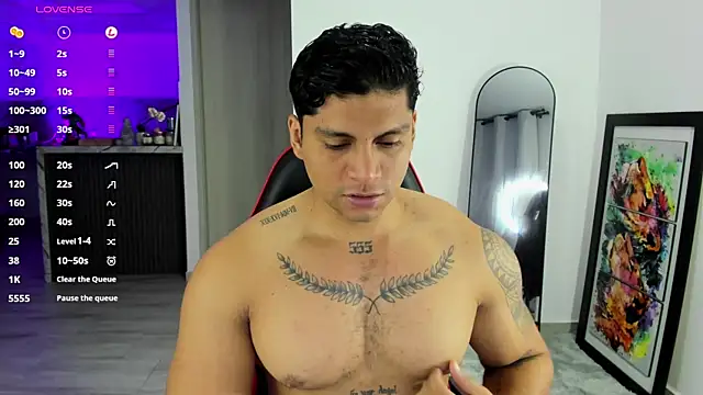 Nicolasmontoya16 online show from October 18, 2025, 4:04 am