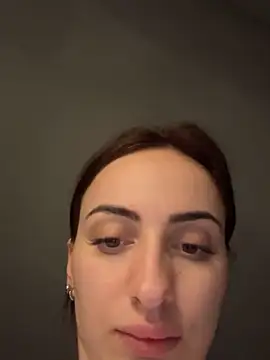 Snapshot of AuraPure chatting on December 4, 2025, 5:39 am AuraPure online show from December 4, 2025, 5:39 am