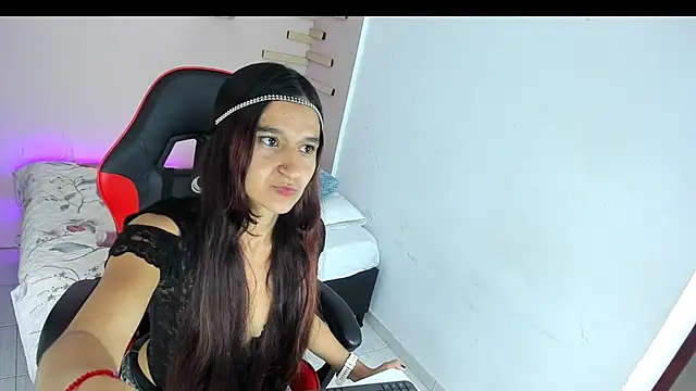 Snapshot of maraiah_petit chatting on September 20, 2025, 7:04 pm maraiah petit online show from September 20, 2025, 7:04 pm