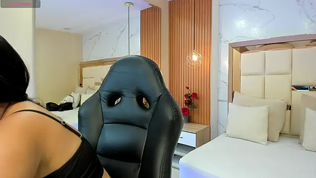 julieta rosee online show from December 16, 2025, 9:53 pm