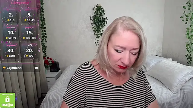 Snapshot of hunters_woman chatting on September 21, 2025, 1:57 pm hunters woman online show from September 21, 2025, 1:57 pm
