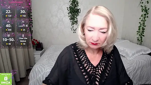 Snapshot of hunters_woman chatting on September 23, 2025, 12:08 pm hunters woman online show from September 23, 2025, 12:08 pm