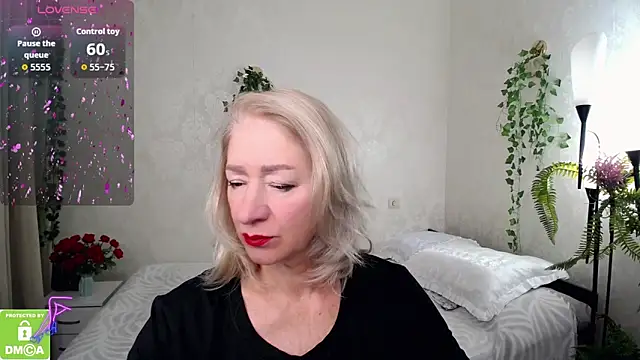Snapshot of hunters_woman chatting on September 29, 2025, 12:10 pm hunters woman online show from September 29, 2025, 12:10 pm