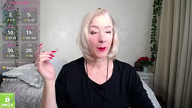 hunters woman online show from November 1, 2025, 12:12 am