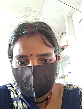 Snapshot of RAYI_Queen_3 chatting on November 6, 2025, 2:56 am RAYI Queen 3 online show from November 6, 2025, 2:56 am