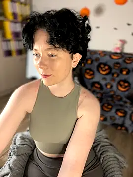 Snapshot of RinaShy chatting on October 27, 2025, 5:11 am RinaShy online show from October 27, 2025, 5:11 am