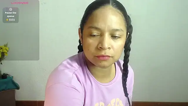 Snapshot of Sara_cute92 chatting on October 4, 2025, 7:17 am Sara cute92 online show from October 4, 2025, 7:17 am