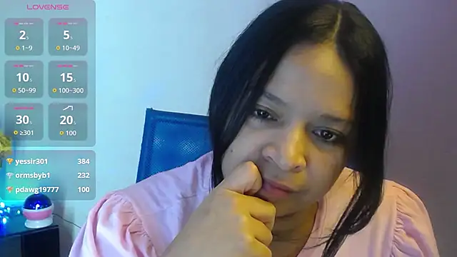 Snapshot of Sara_cute92 chatting on October 17, 2025, 9:34 am Sara cute92 online show from October 17, 2025, 9:34 am