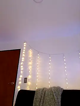 RosseCollins online show from December 3, 2025, 10:52 pm